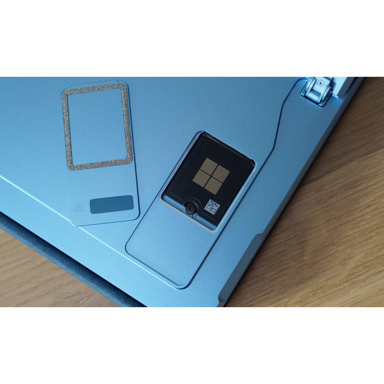 تبلت مایکروسافت مدل Surface Pro 9-i5 1235U ظرفیت 256 گیگابایت و رم 8 گیگابایت به همراه کیبورد Signature Black و قلم Slim Pen 2
