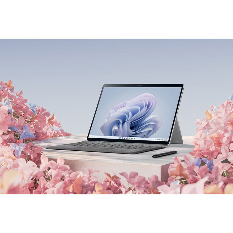 تبلت مایکروسافت مدل Surface Pro 9-i5 1235U ظرفیت 256 گیگابایت و رم 16 گیگابایت به همراه کیبورد Signature Platinum و قلم Slim Pen 2