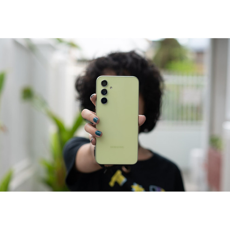 گوشی موبایل سامسونگ مدل Galaxy A54 5G دو سیم کارت ظرفیت 128 گیگابایت و رم 8 گیگابایت به همراه شارژر سامسونگ