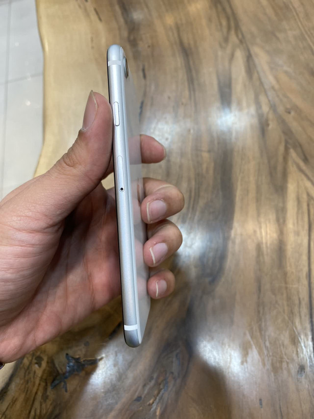 گوشی موبایل اپل مدل iPhone SE 2020 LLA تک سیم کارت ظرفیت 128 گیگابایت(کارکرده)
