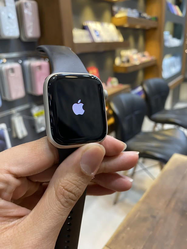 ساعت هوشمند اپل واچ سری 7 مدل 45mm Aluminum Case silicone Band(کارکرده)