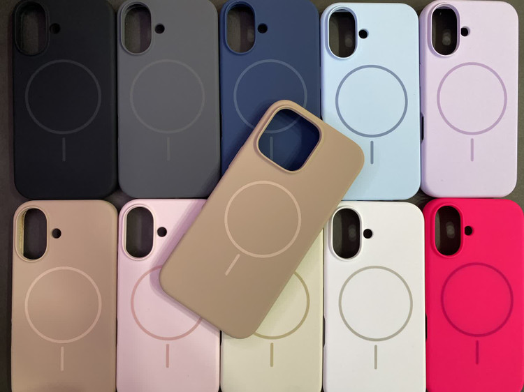 گارد آیفون سیلیکونی MagSafe