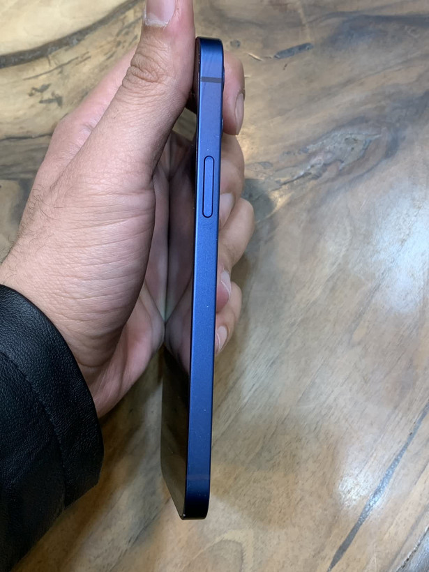 گوشی موبایل اپل مدل iPhone 12 ظرفیت 128 گیگابایت(کارکرده)