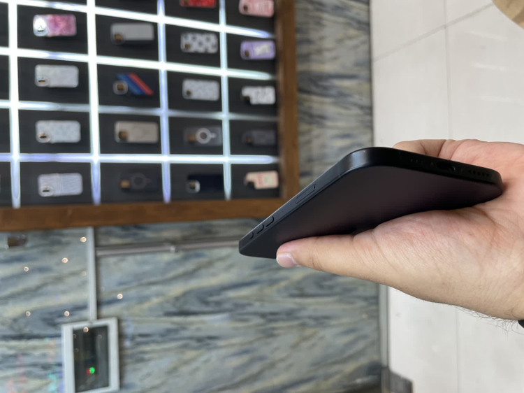 گوشی موبایل اپل IPHONE 16 کارکرده حافظه 128 دو سیمکارت CH/A بارجیستر